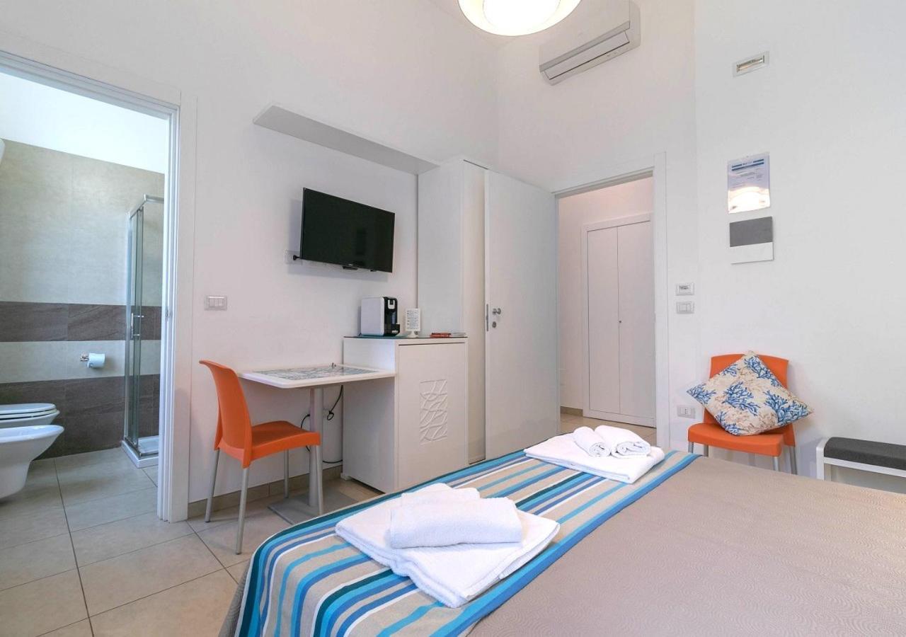 Fronte Mare Rooms By Salentolimit Porto Cesareo Eksteriør billede