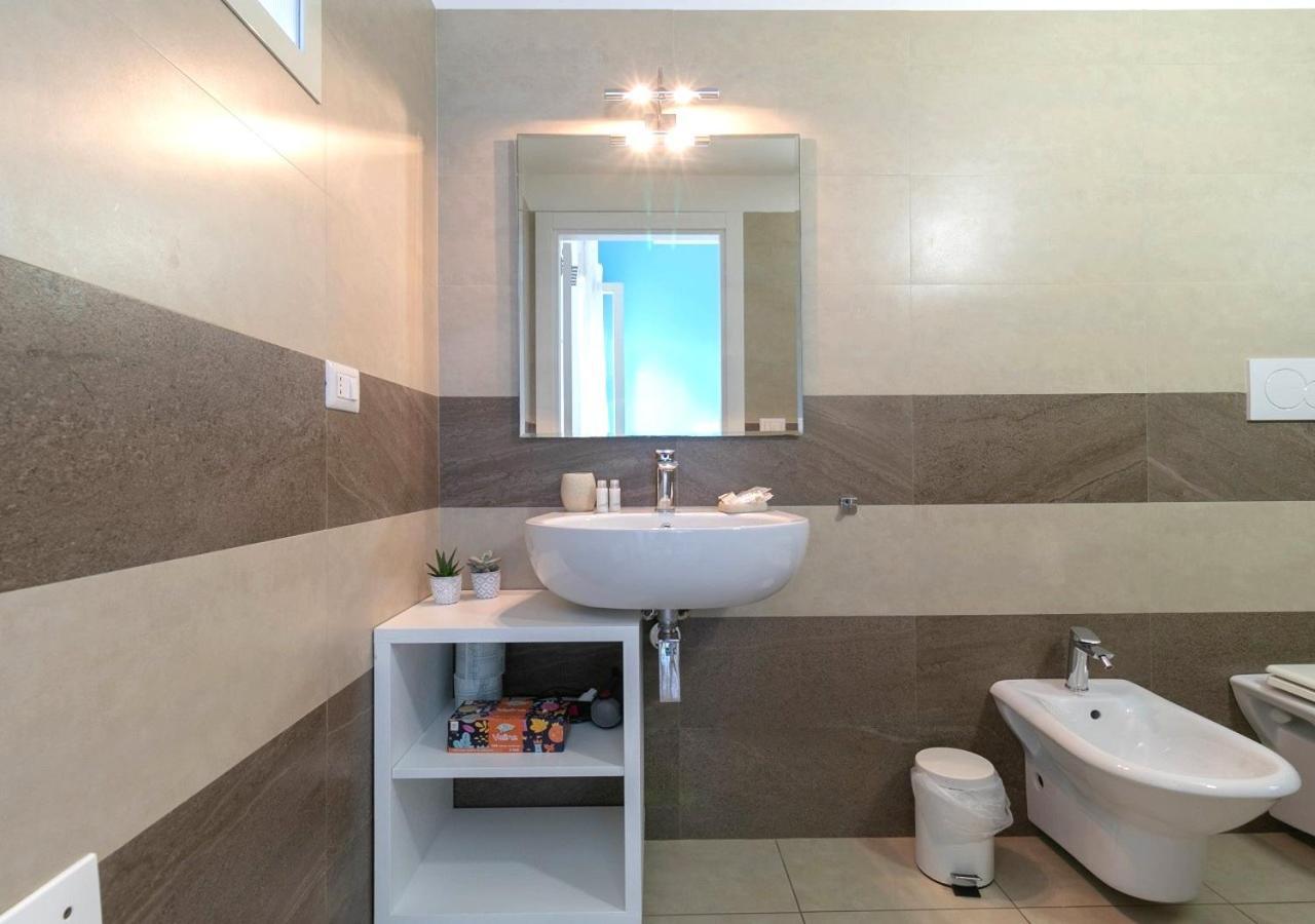Fronte Mare Rooms By Salentolimit Porto Cesareo Eksteriør billede